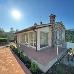 With Private Pool And Ac Near Lucca