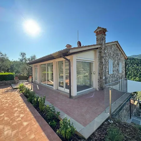 With Private Pool And Ac Near Lucca